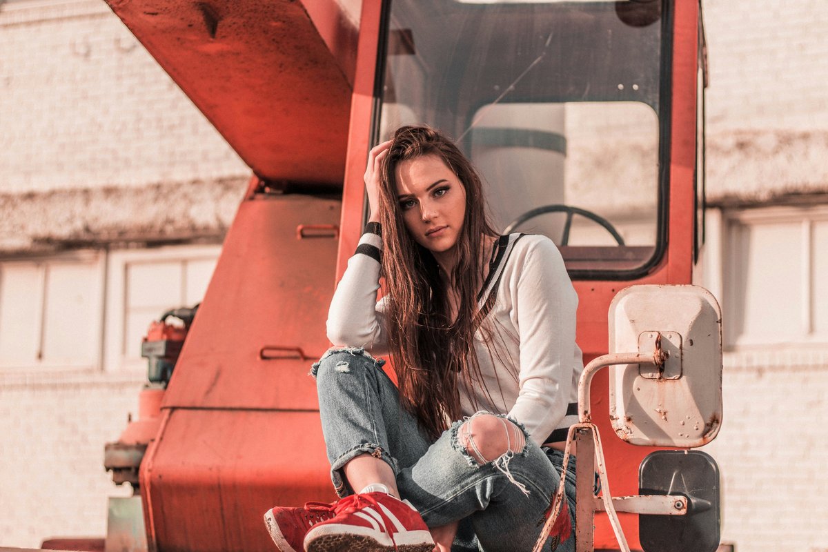 Laura L.